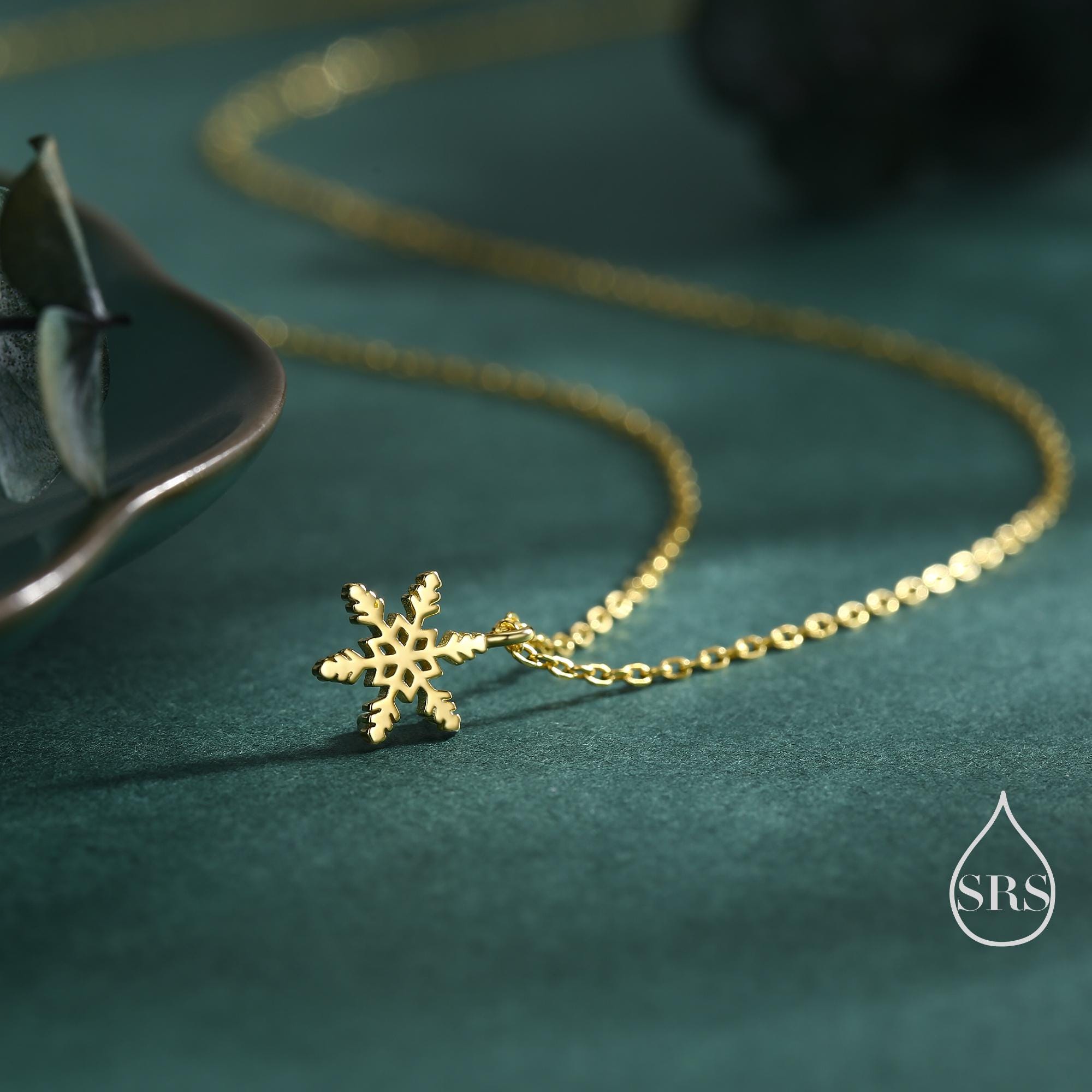 Very Small Snowflake Pendant Necklace in Sterling Silver, Cute Snowflake Necklace, Silver Snow Necklace